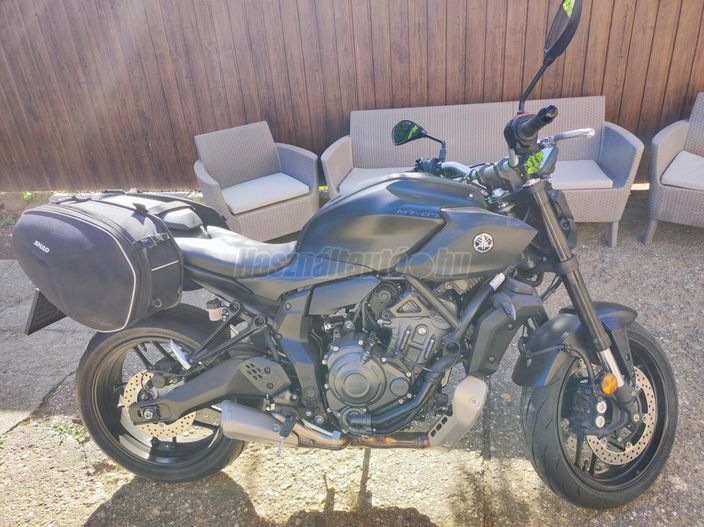 YAMAHA MT-07