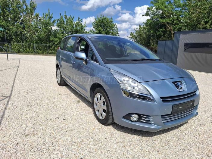PEUGEOT 5008 1.6 HDi Confort
