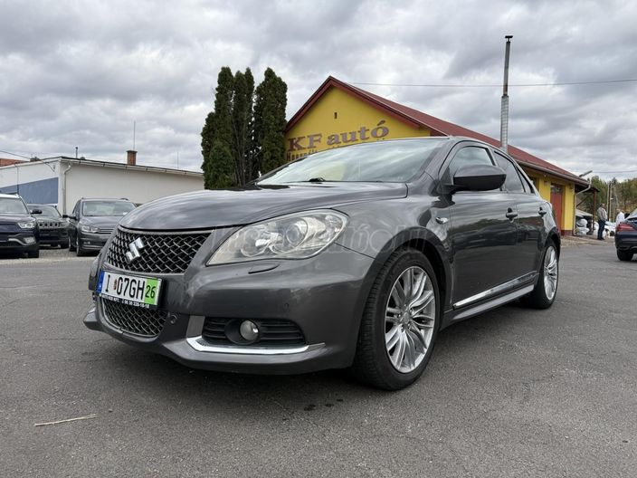SUZUKI KIZASHI 2.4 SDLX CVT 4WD