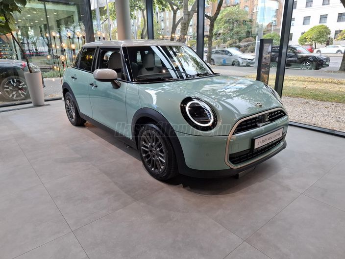 MINI COOPER 1.5 DKG