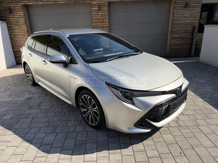 TOYOTA COROLLA Touring Sports 2.0 Hybrid Comfort Style e-CVT
