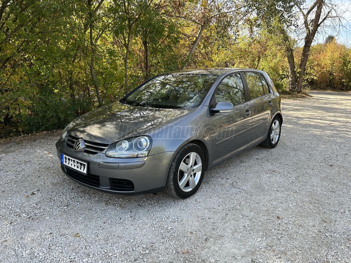 VOLKSWAGEN GOLF V