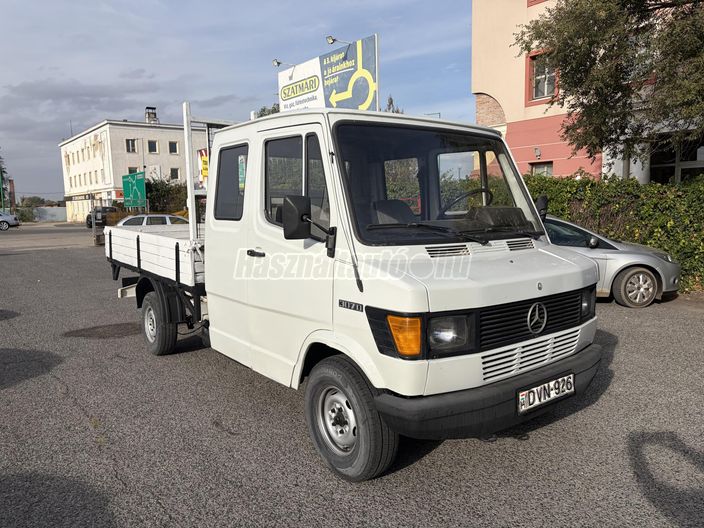 MERCEDES-BENZ 307 D