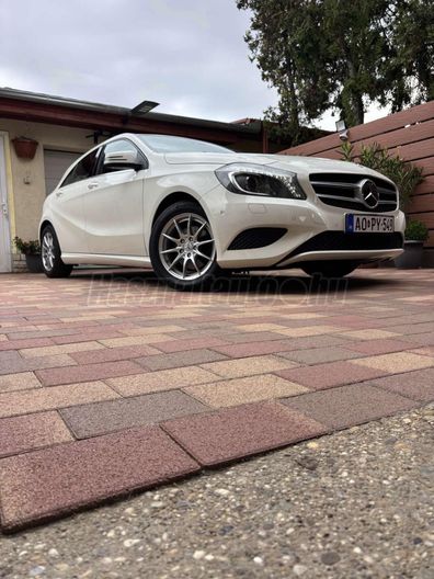 MERCEDES-BENZ A 200 BlueEFFICIENCY Urban