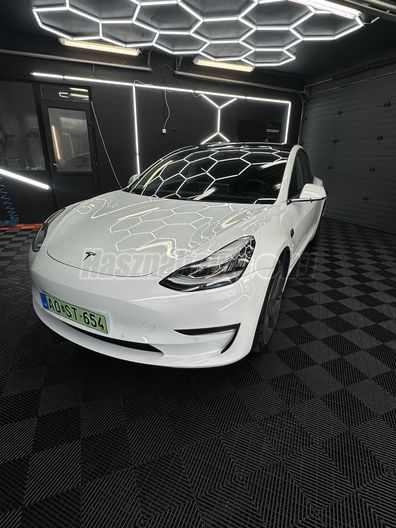 TESLA MODEL 3 Standard Range Plus Aut
