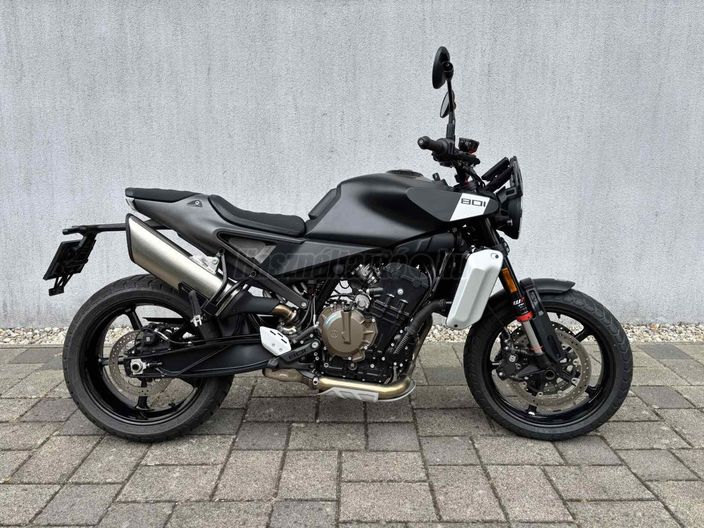 HUSQVARNA SVARTPILEN 801