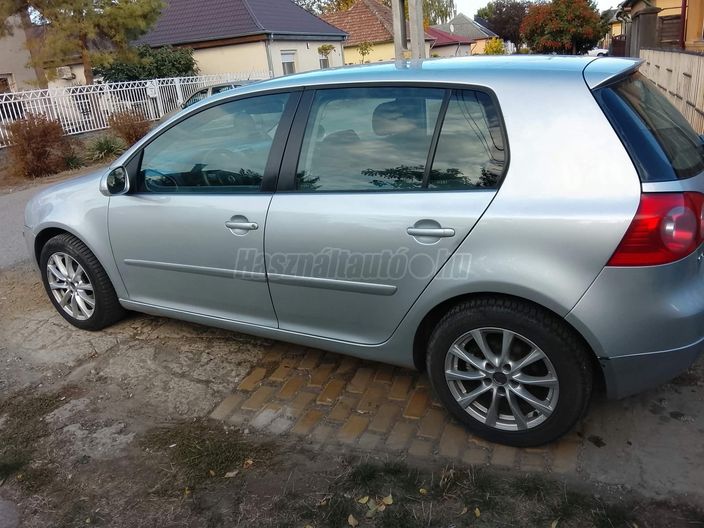VOLKSWAGEN GOLF V 1.4 Sportline