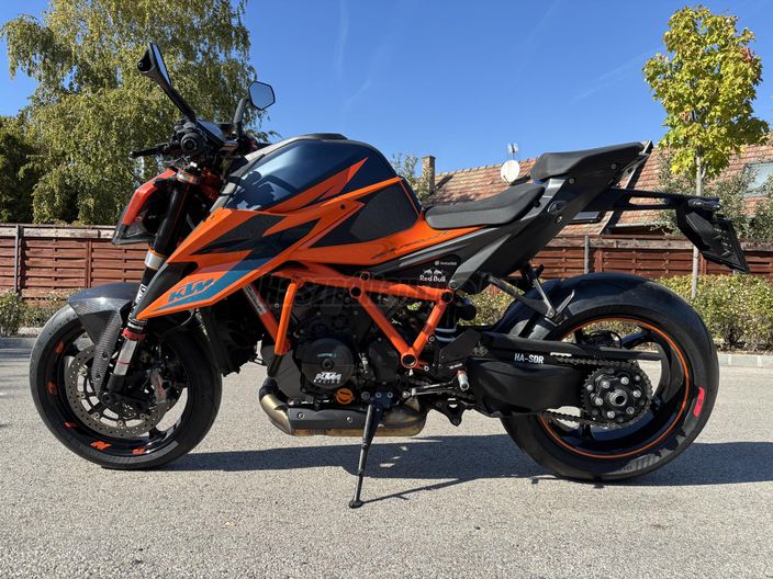 KTM 1290 SUPER DUKE R