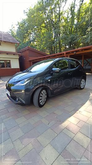 TOYOTA AYGO 1.0 x-play+touch