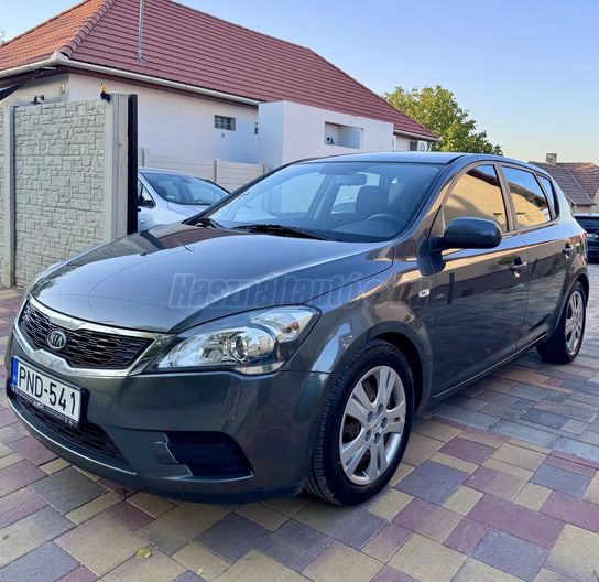 KIA CEE'D 1.4 EX