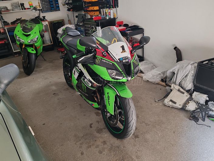 KAWASAKI ZX-6R (NINJA)