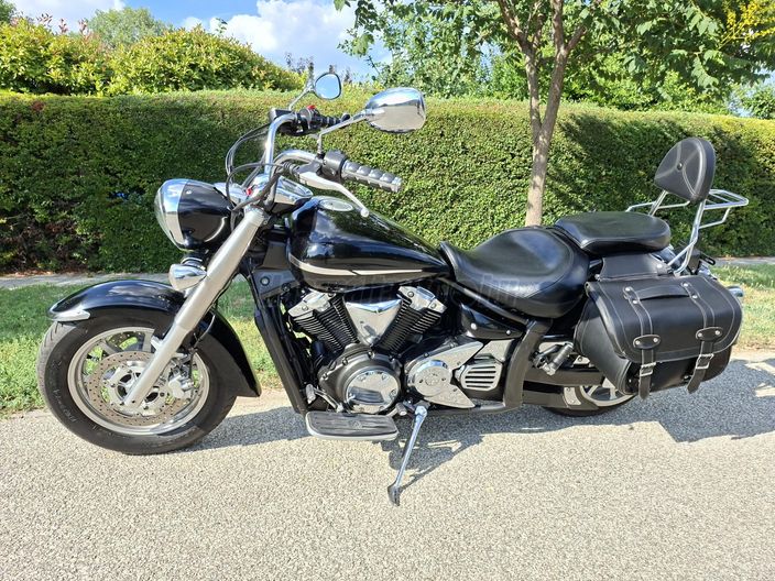 YAMAHA XVS 1300 A MIDNIGHT STAR