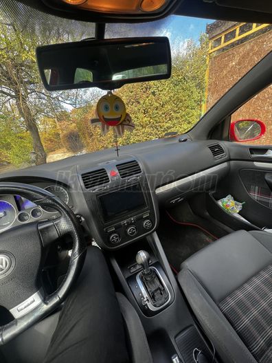 VOLKSWAGEN GOLF V