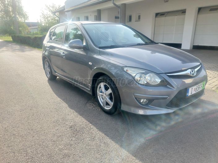 HYUNDAI I30 1.4i Travel Edition