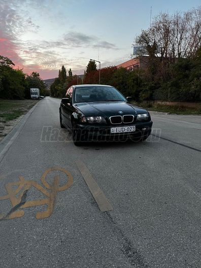 BMW 323