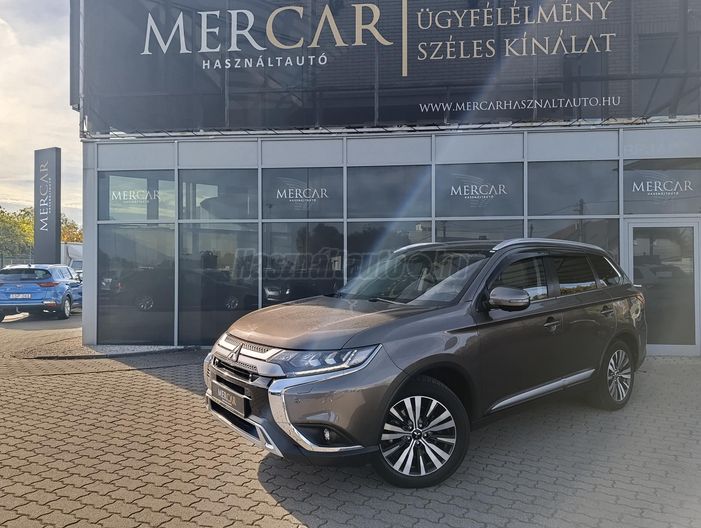 MITSUBISHI OUTLANDER 2.0 MIVEC Instyle Premium 4WD CVT (7 személyes )