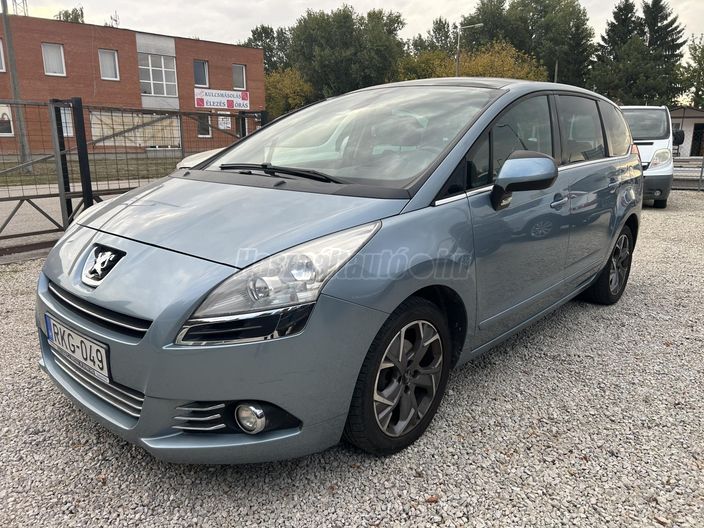 PEUGEOT 5008 1.6 HDi Premium 2TR