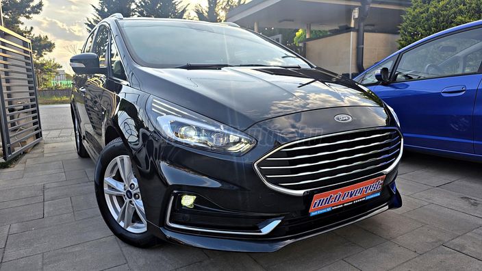 FORD S-MAX 2.5 FHEV Titanium CVT [7személy]