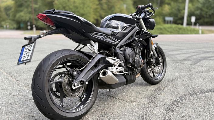 TRIUMPH STREET TRIPLE