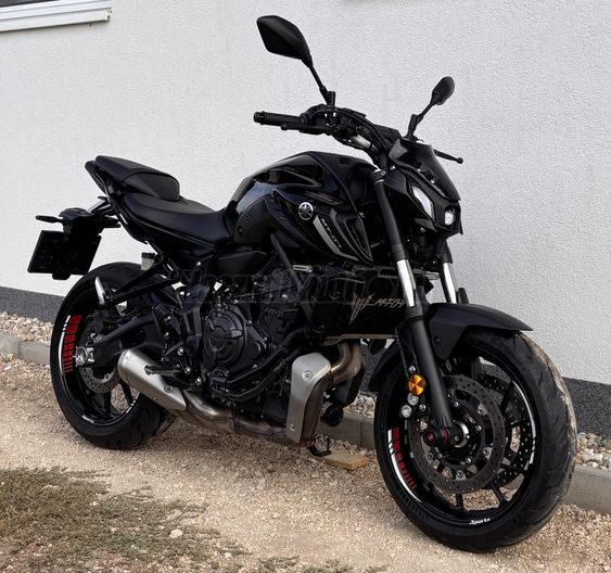 YAMAHA MT-07