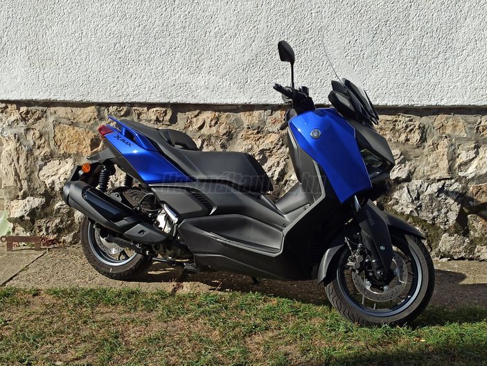 YAMAHA X-MAX 300