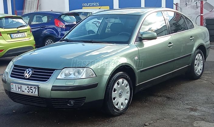 VOLKSWAGEN PASSAT 1.6 Trendline