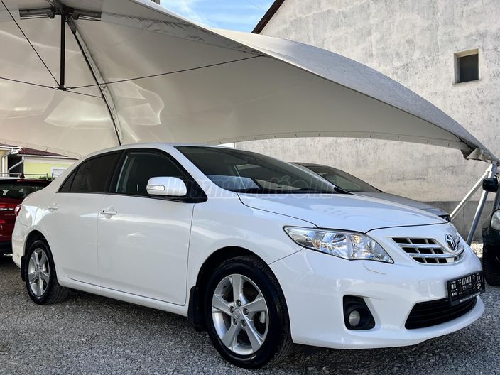 TOYOTA COROLLA Sedan 1.6