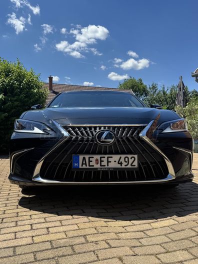 LEXUS ES 300h Business Edition Tech CVT