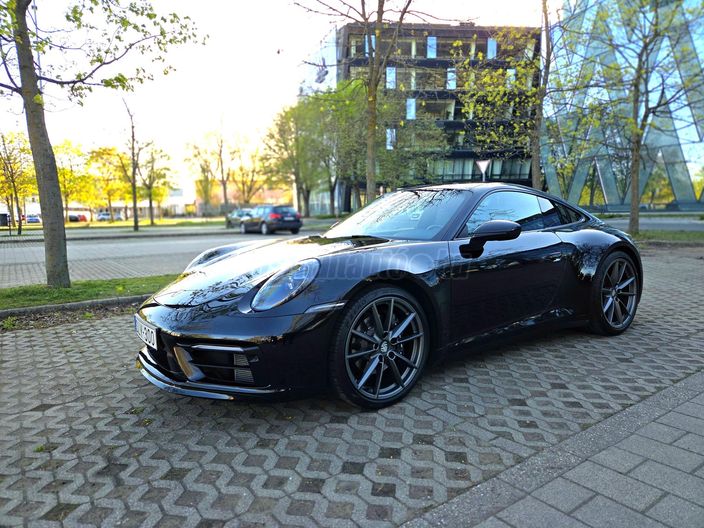 PORSCHE 911 Carrera 4 PDK