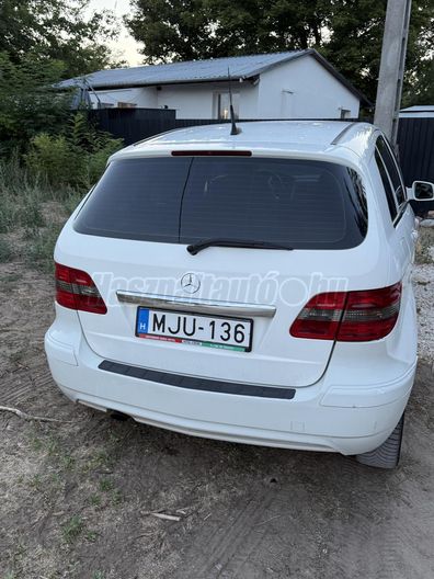 MERCEDES-BENZ B 180