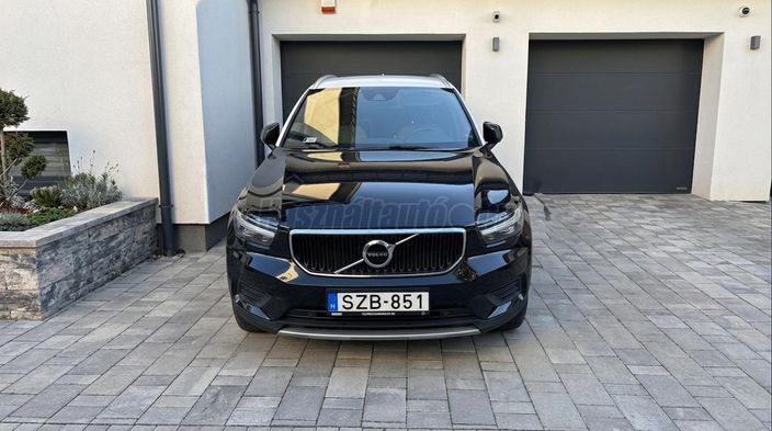 VOLVO XC40 2.0 [B4] MHEV Momentum Pro DCT