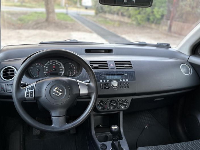 SUZUKI SWIFT 1.3 GLX