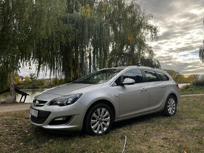 OPEL ASTRA J 1.6 CDTI Start-Stop Cosmo