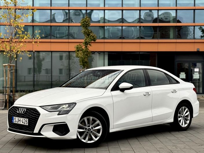 AUDI A3 Limousine 30 TFSI Basis