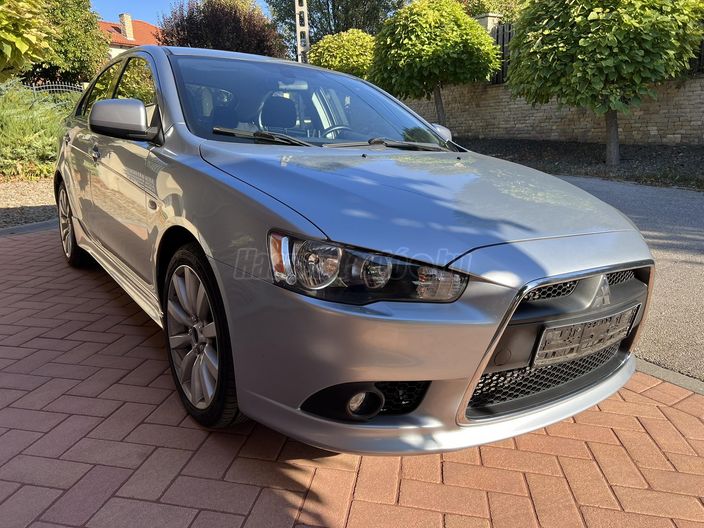 MITSUBISHI LANCER Sportback 1.8 Intense CVT