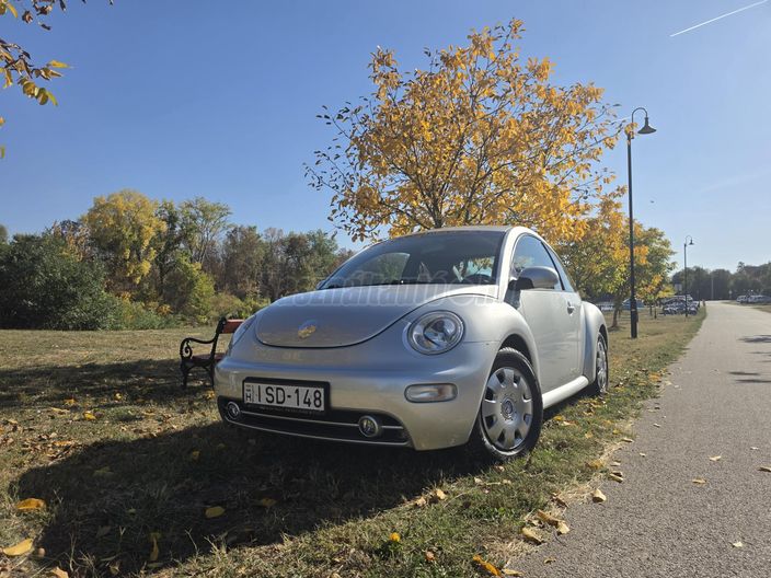 VOLKSWAGEN NEW BEETLE 1.6