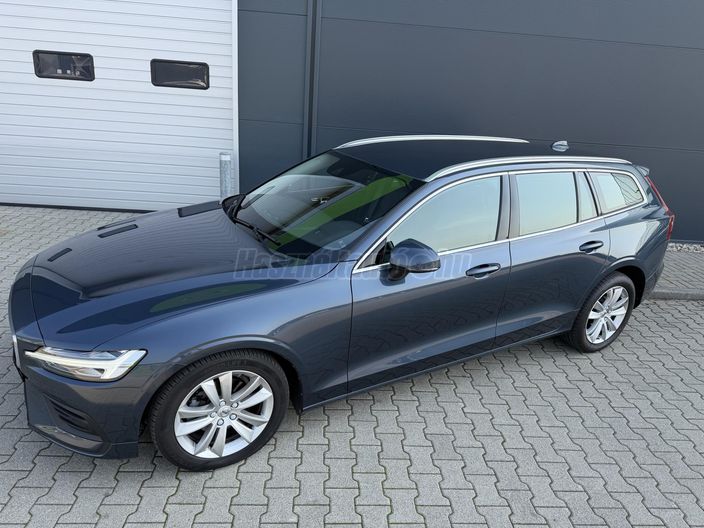 VOLVO V60 2.0 D [D3] Momentum Geartronic