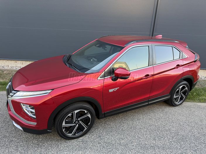 MITSUBISHI ECLIPSE CROSS 2.4 PHEV Intense Navi 4WD CVT