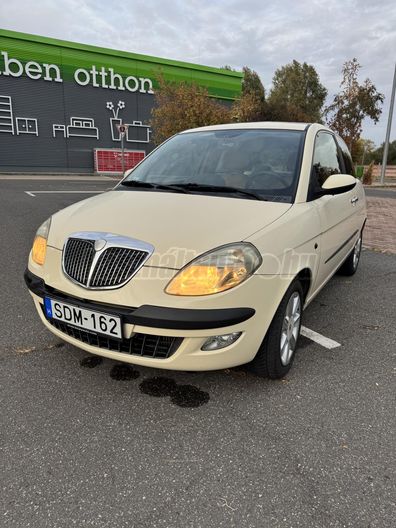 LANCIA YPSILON 1.3 JTD Oro