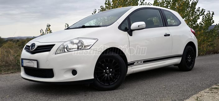 TOYOTA AURIS 1.33 Style