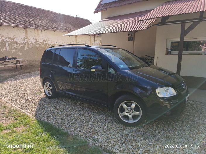 VOLKSWAGEN TOURAN 1.6 Trendline