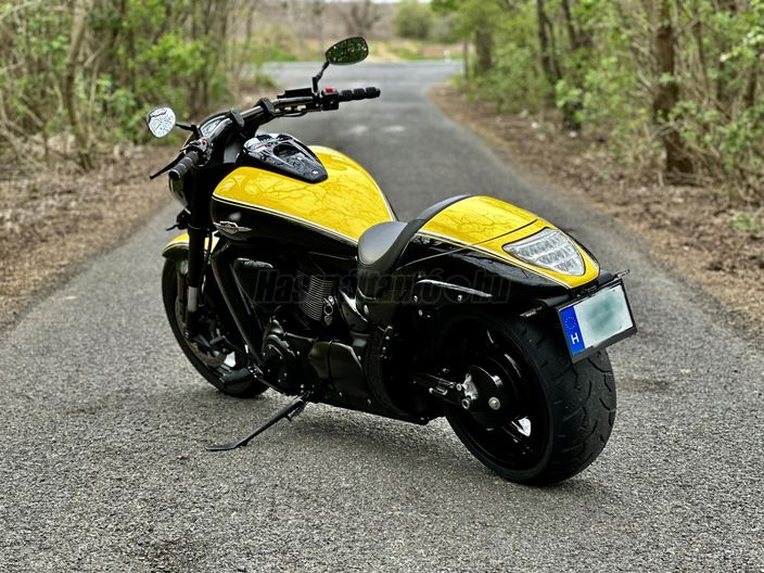 SUZUKI VZR