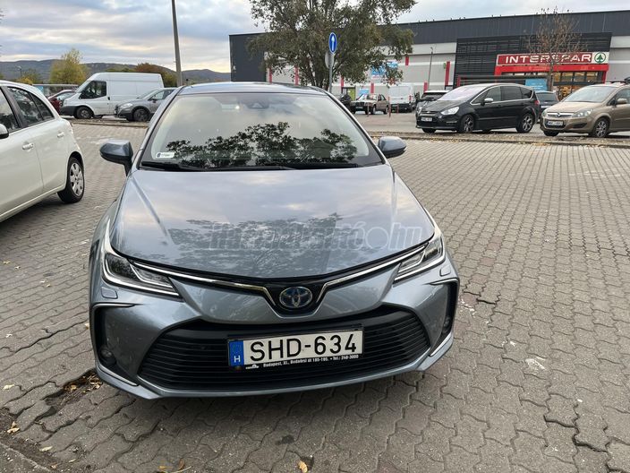 TOYOTA COROLLA Sedan 1.8 Hybrid Comfort Style e-CVT