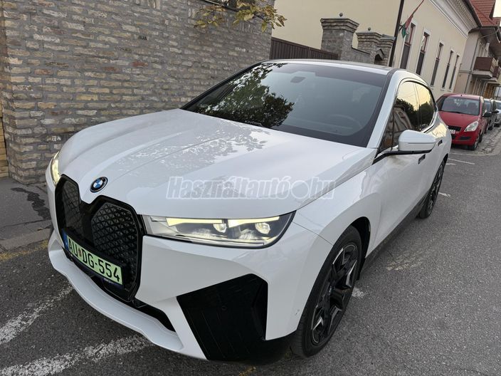 BMW IX xDrive40 74,1kWh
