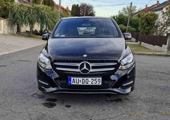 MERCEDES-BENZ B 180