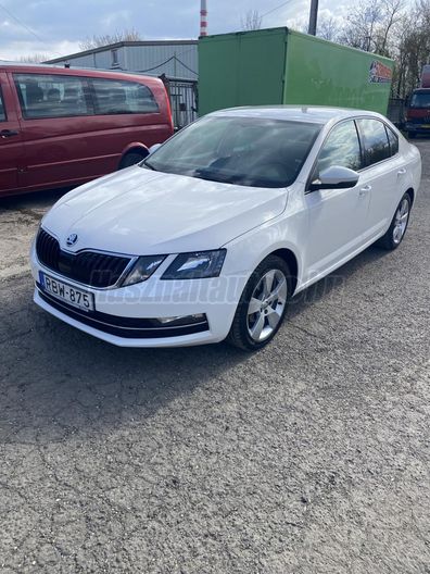 SKODA OCTAVIA 1.6 CR TDI Style DSG