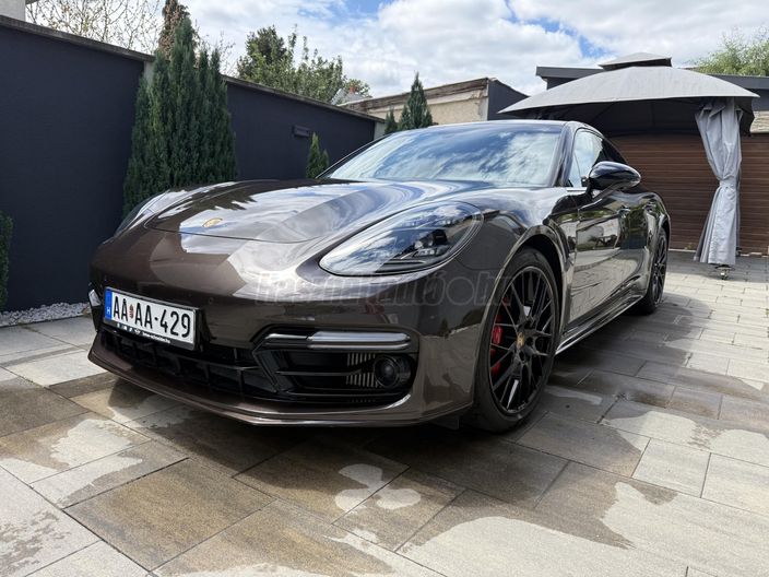 PORSCHE PANAMERA GTS PDK