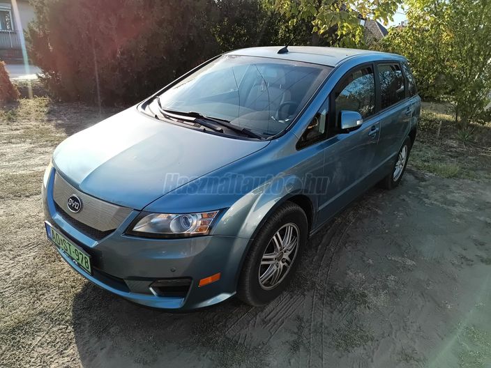 BYD E6