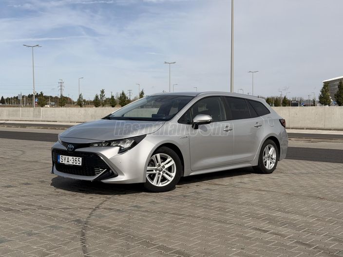 TOYOTA COROLLA Touring Sports 1.8 Hybrid Comfort Tech e-CVT