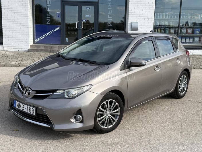 TOYOTA AURIS 1.33 Style